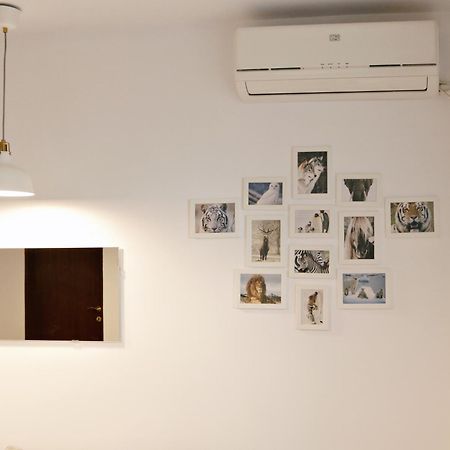 City Base I 2 Bedroom Apt Victoriei Bukares Bagian luar foto